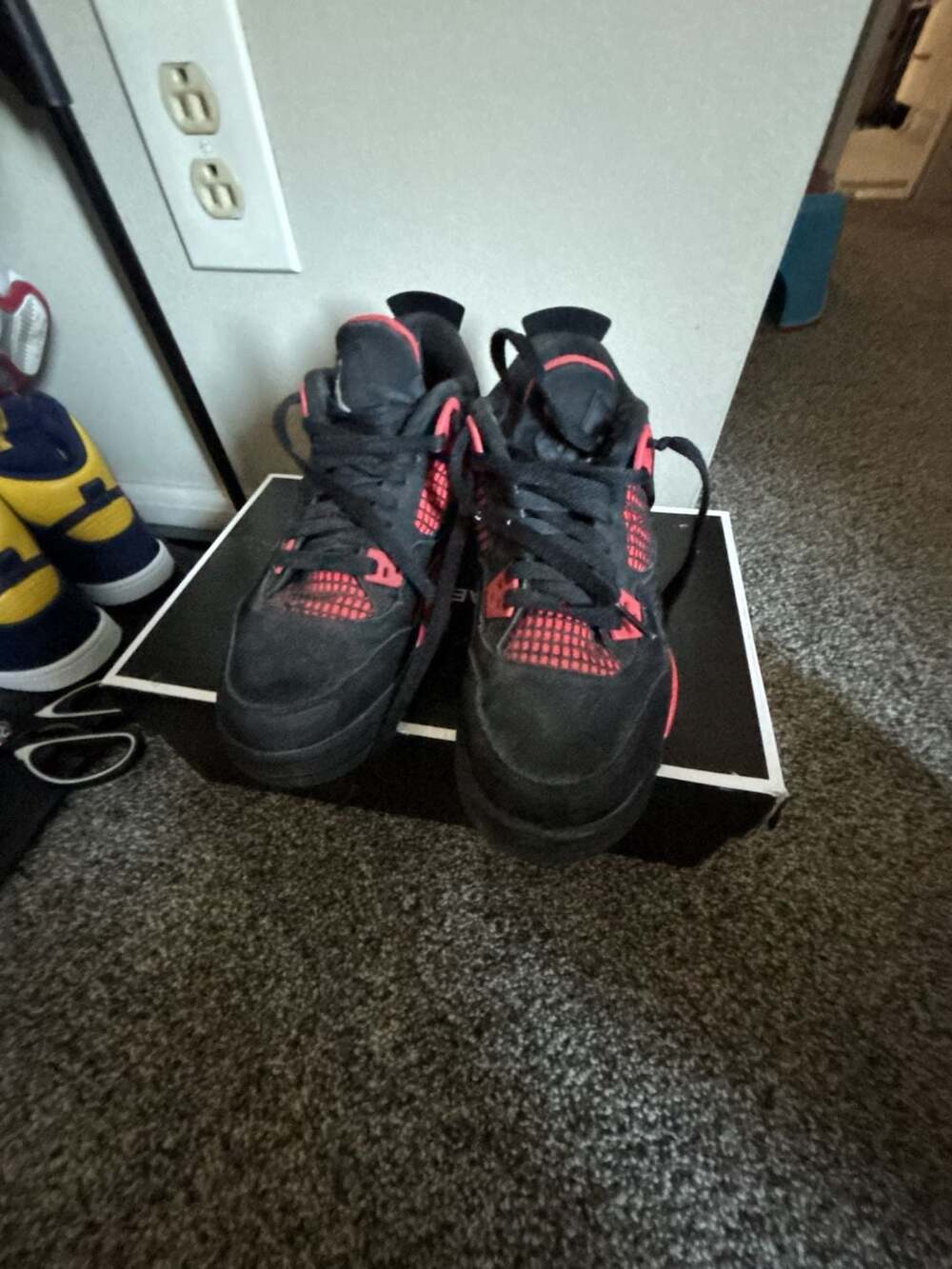 Jordan Air Jordan 4 Retro Red Thunder Sneakers